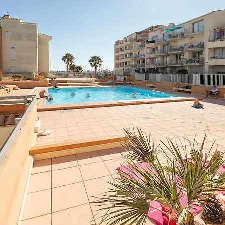 Cabana & Au Pied Du Port Eronne شقة