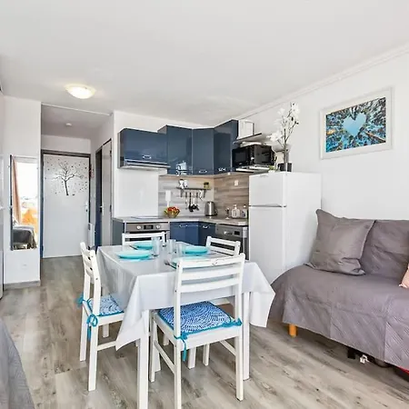 Cabana & Au Pied Du Port Eronne * آجد